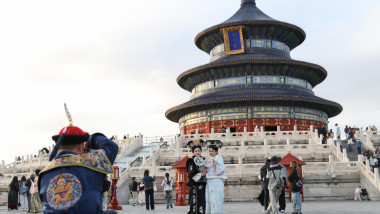 2.17 million visits recorded in Beijing municipal parks during Qingming holiday