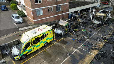 ambulanțe incendiate la Londra