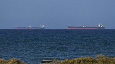 nave in strâmtoarea ormuz