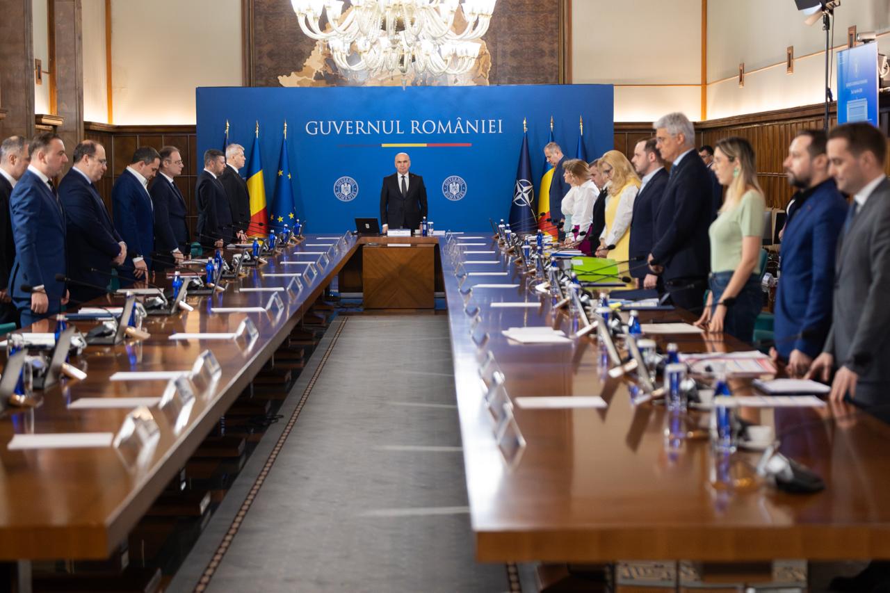 Cât mai rămâne Ilie Bolojan premier, după moțiunea de cenzură? Guvernul are atribuții limitate: ce mai poate face