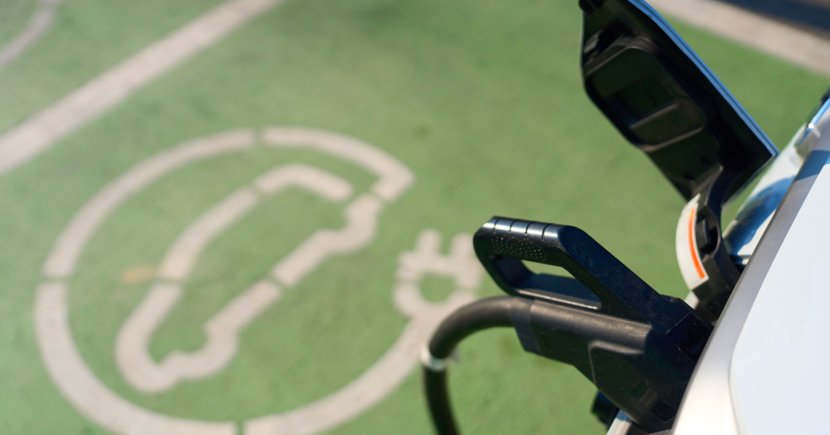 România își electrifică flota: contracte pentru vehicule și stații de încărcare