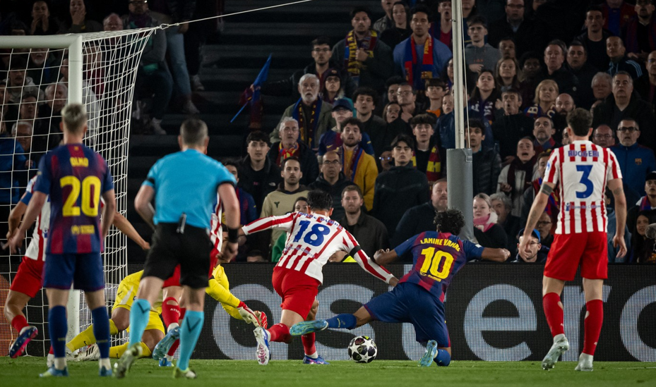 FC Barcelona anunţă că a depus plângere la UEFA împotriva brigăzii conduse de Istvan Kovacs