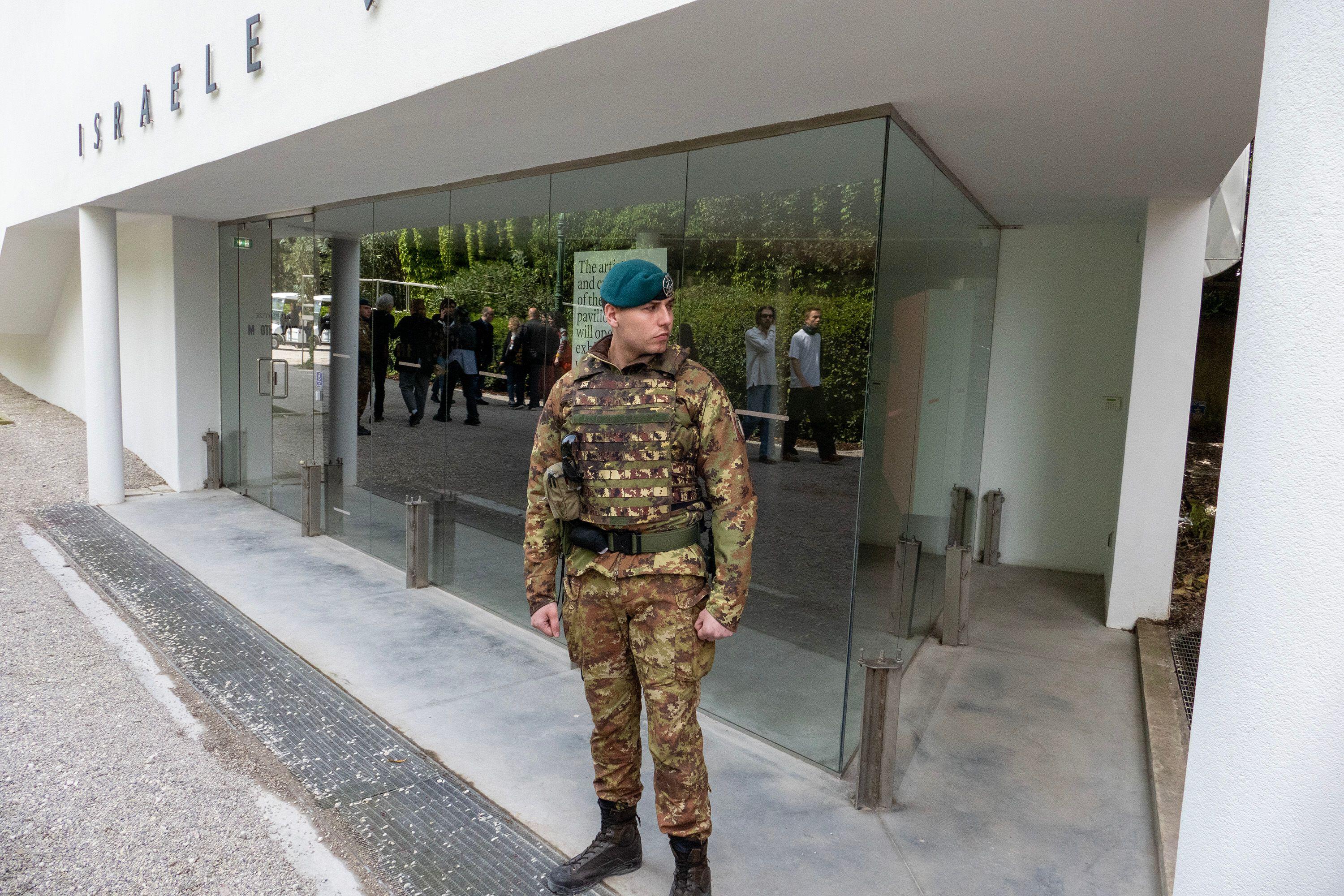 Artiștii și curatorii cer excluderea Israelului, Rusiei și SUA de la Bienala de la Veneția