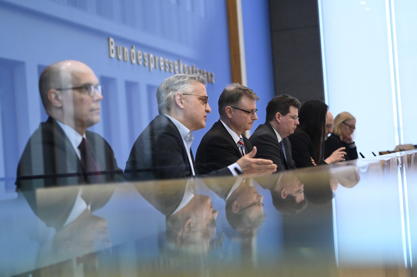 Șocul prețurilor la energie frânează redresarea economică a Germaniei. Previziuni sumbre pentru Executivul de la Berlin