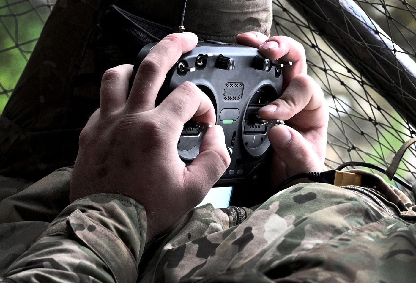 Ucraina dezvoltă roiuri autonome de drone interceptoare pentru a opri atacurile aeriene rusești cu Shahed