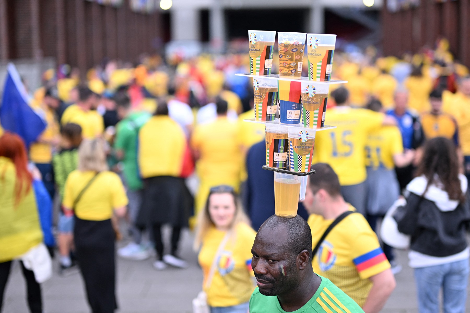 Haos în Parlament: se poate bea bere pe stadion? Aleșii s-au încurcat în vot și au schimbat decizia de trei ori