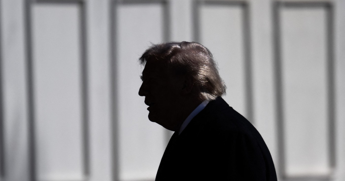 Donald Trump va convoca luni o ședință de criză privind Iranul. Negocierile privind Strâmtoarea Ormuz sunt în impas