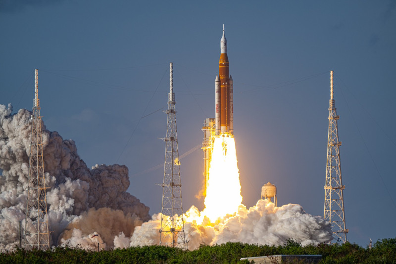 FL: NASA SLS Artemis II