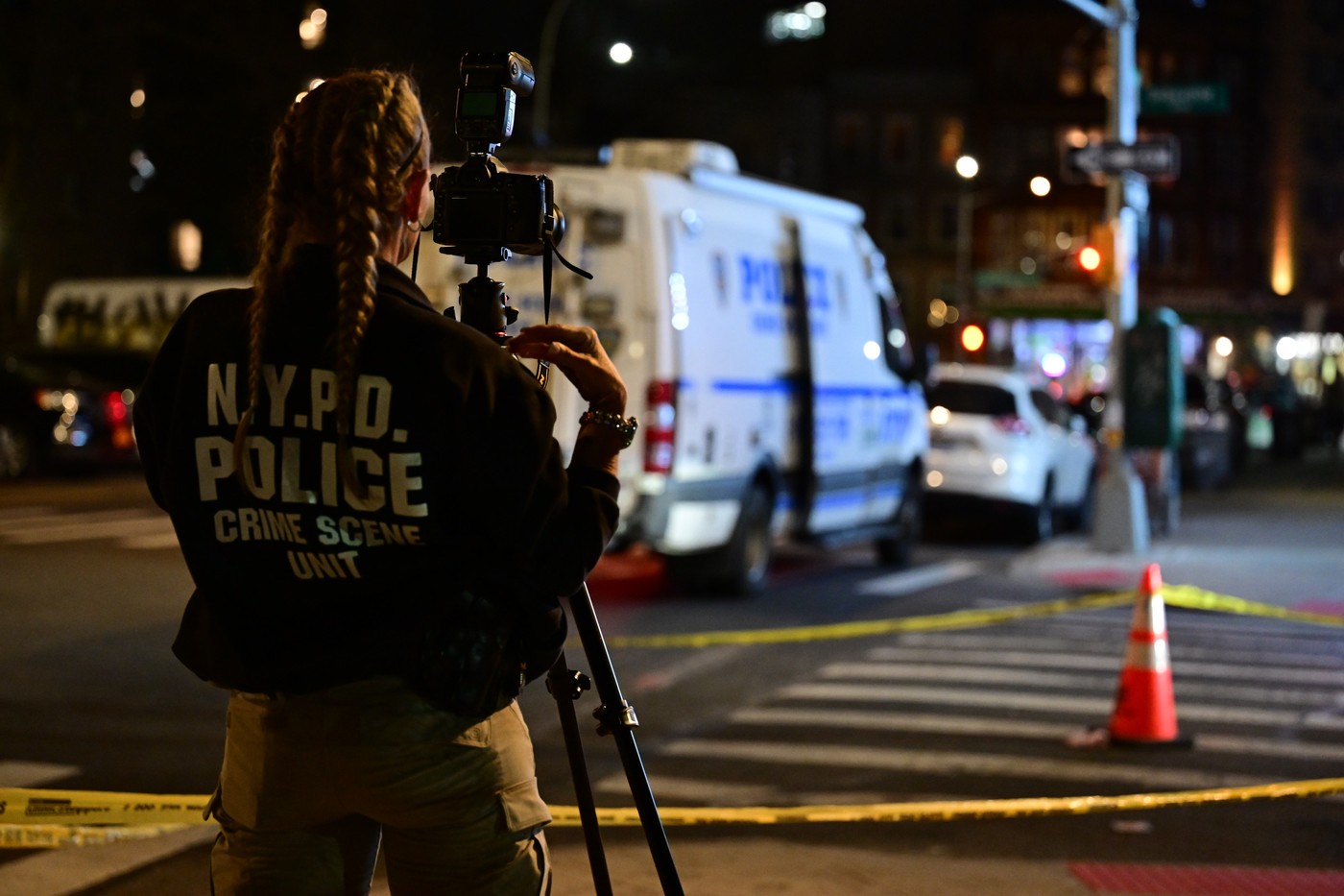 O fetiță de șapte luni, aflată în cărucior, a fost împuşcată mortal într-o răfuială între bande, în New York