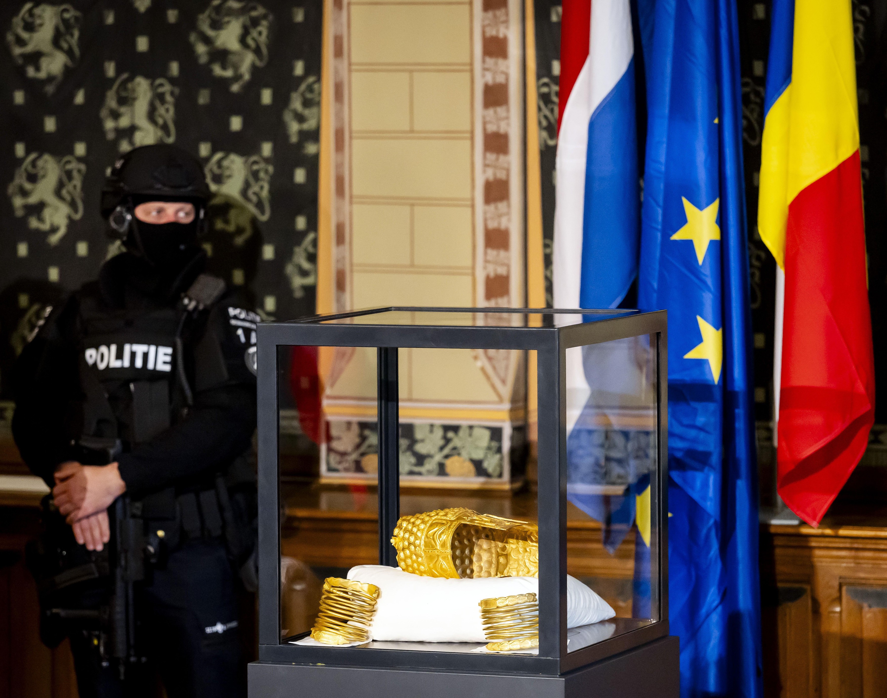 Coiful de la Coțofenești, recuperat cu ajutorul lui „Indiana Jones al lumii artei”: „Nu o fac pentru bani, ci pentru povești”