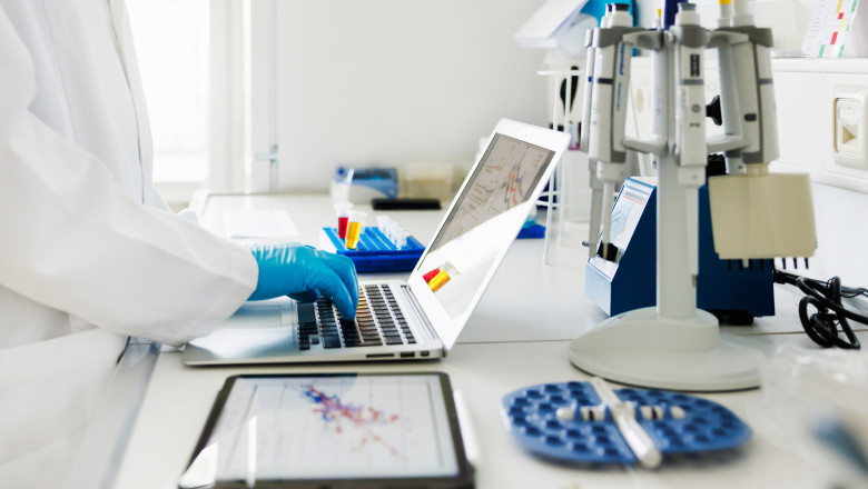 laborator cercetator cercetare stiinta