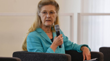 Dr. Gerlinde Niehus, Nato-Expertin u. Brussels Freedom Hub bei eine Diskussionsrunde in der Mainzer Staatskanzlei anläss