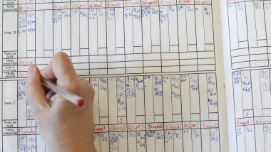 Nota la purtare. Inquam Photos Octav Ganea