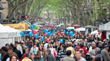 View of Las Ramblas crowded with poeple in the day of Sant Jordi