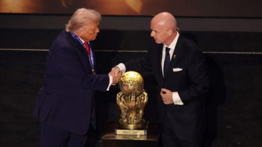 donald trump si gianni infantino
