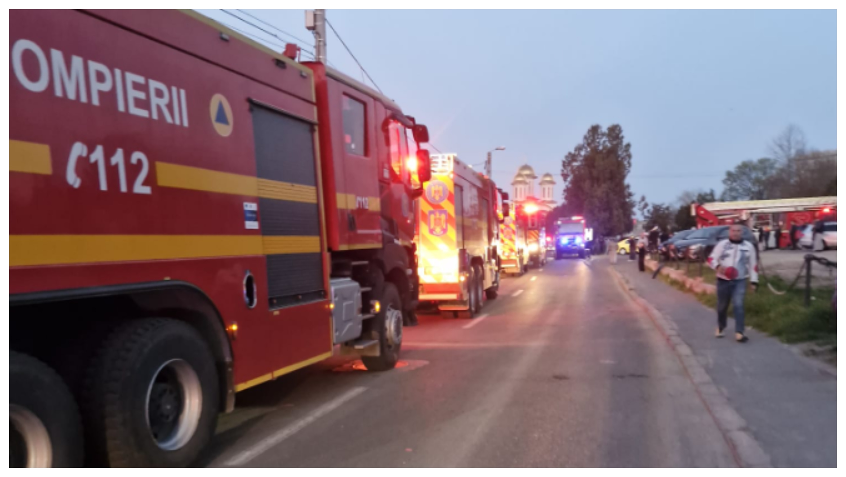 Pompierii au descoperit cauza incendiului de la blocul din Constanța. 8 persoane sunt încă internate, un pacient în stare critică