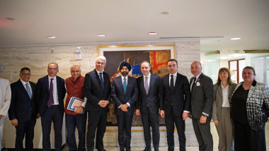 Ministrul Finanțelor Alexandru Nazare și ministrul Investițiilor și Proiectelor Europene Dragoș Pîslaru au avut la Washington discuții cu președintele World Bank Group, Ajay Banga,