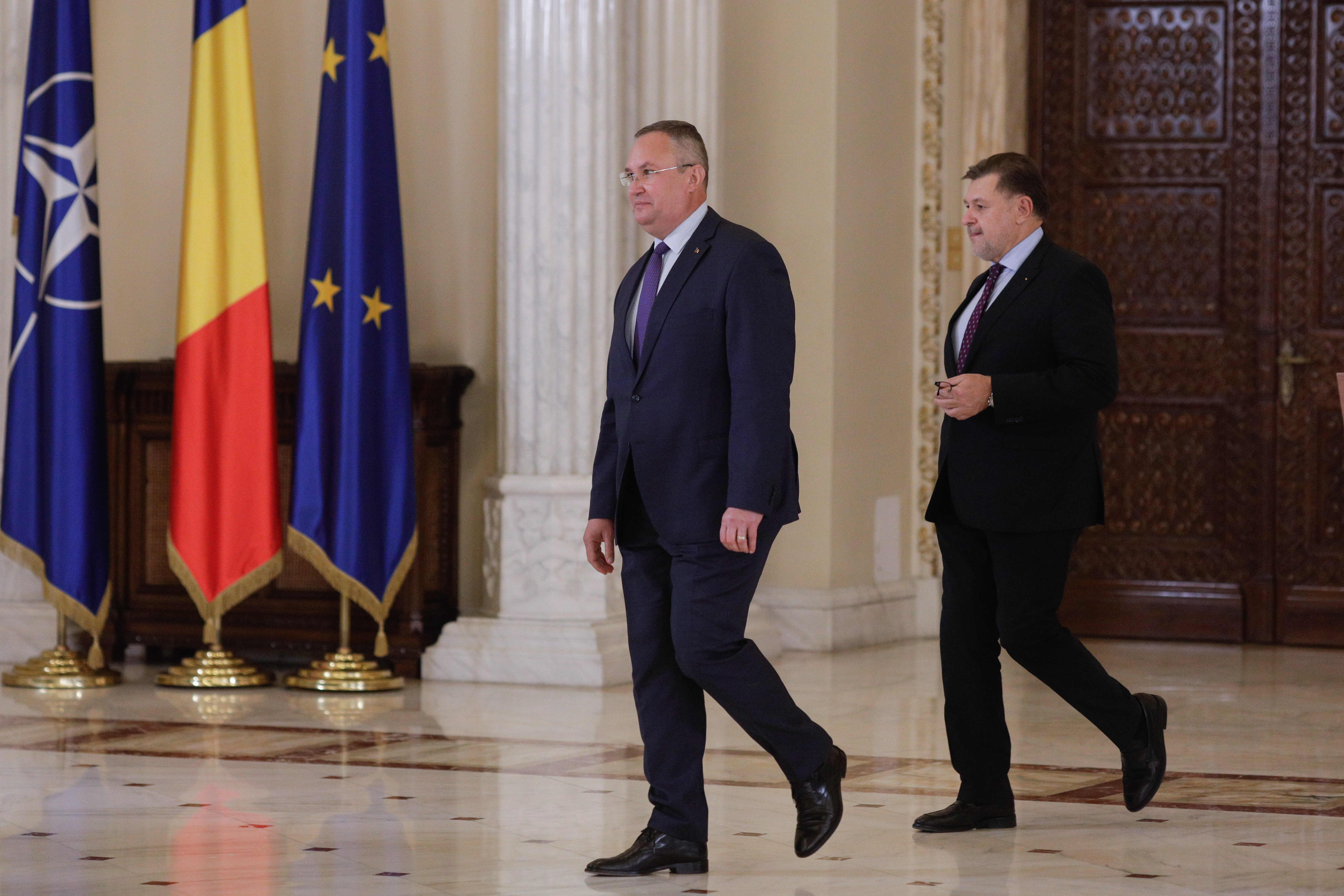 Ce-i reproșează fostul ministru Alexandru Rafila lui Nicolae Ciucă în privința vaccinurilor Pfizer: „Ar fi trebuit să fie mai atent”