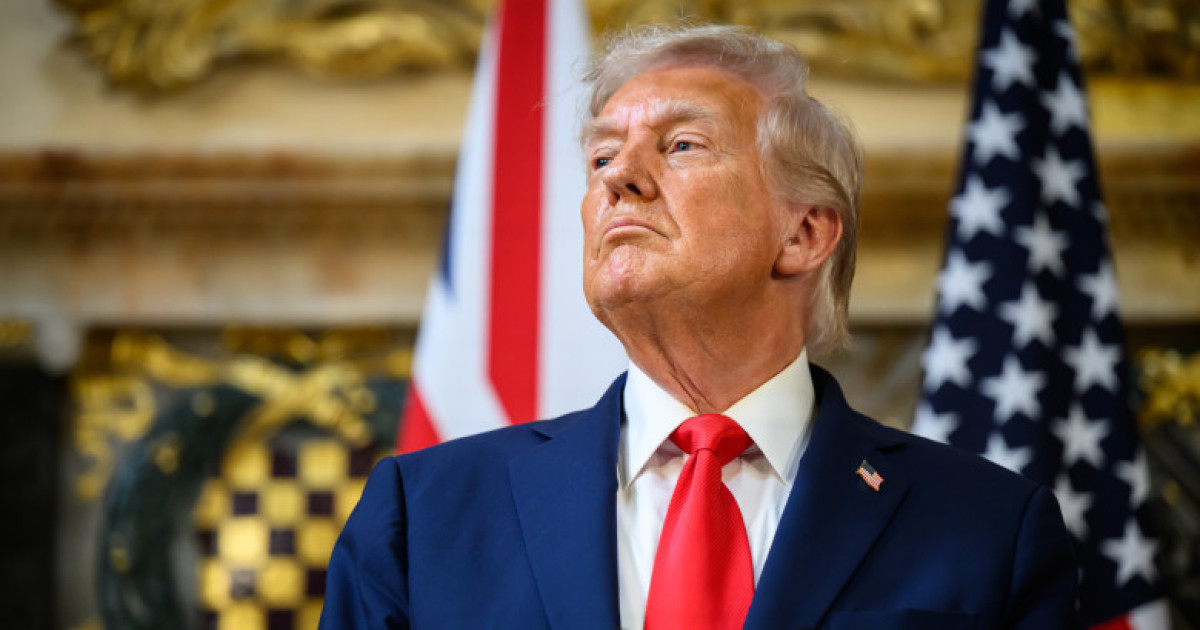 Trump spune că Iranul „joacă la cacealma” și îi cere să „fluture steagul alb al capitulării”