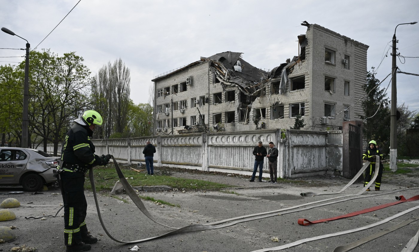 Ucraina condamnă ultimul atac al Rusiei, soldat cu morţi şi răniţi: „Sunt crime de război”