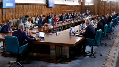 guvernul bolojan in sedinta