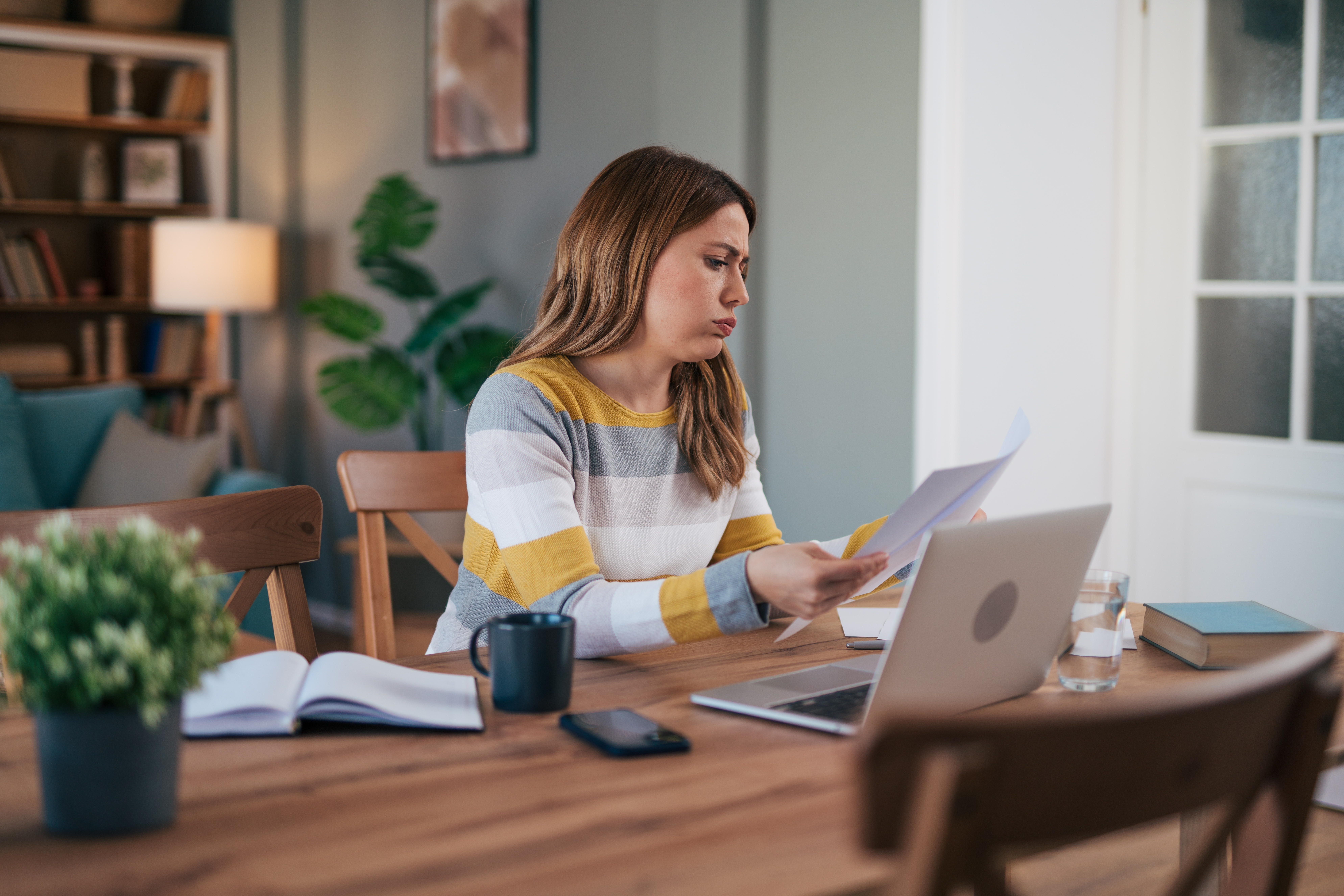 Ce înseamnă munca la domiciliu și ce drepturi au salariații. Regulile pentru angajații care lucrează de acasă