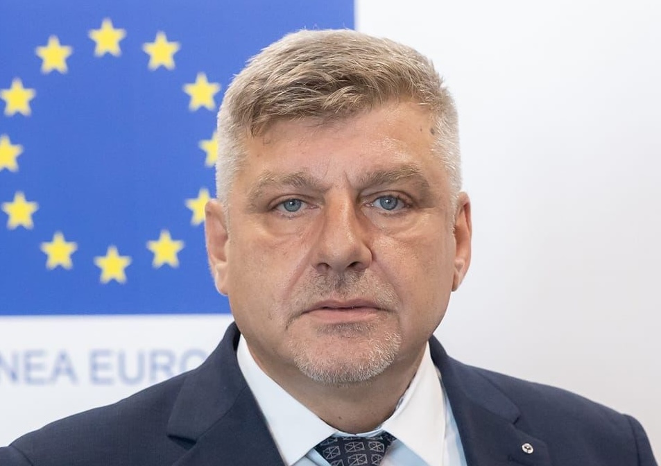 Dragoş Adrian Iorga, fost director în Ministerul Proiectelor Europene, condamnat la închisoare pentru că cerea taxă subordonaţilor