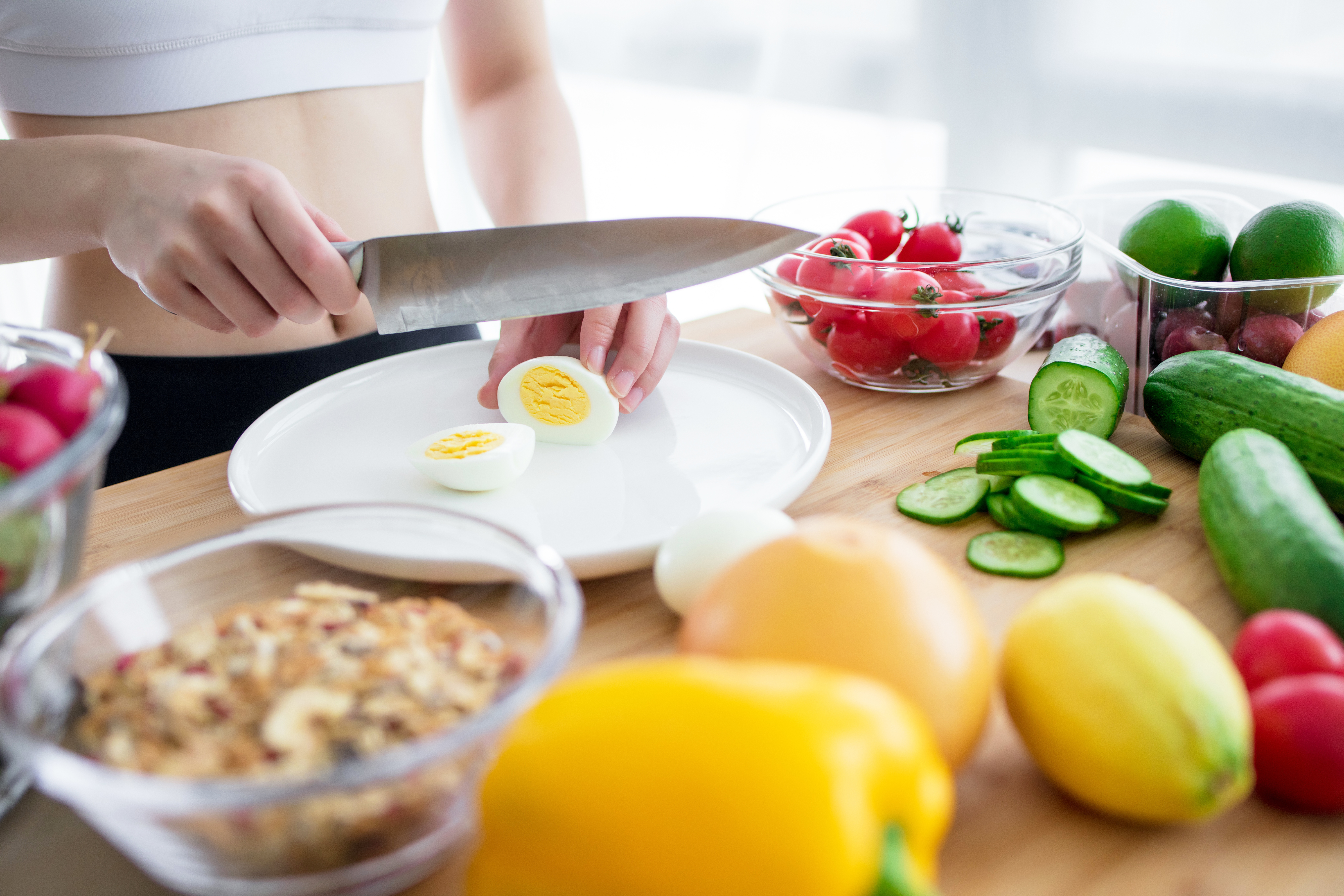 Ce faci cu mâncarea rămasă de la masa de Paște. Bucătarii explică cum transformi rapid ouăle și friptura de miel în rețete noi