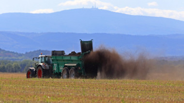 tractor ingrasaminte profimedia