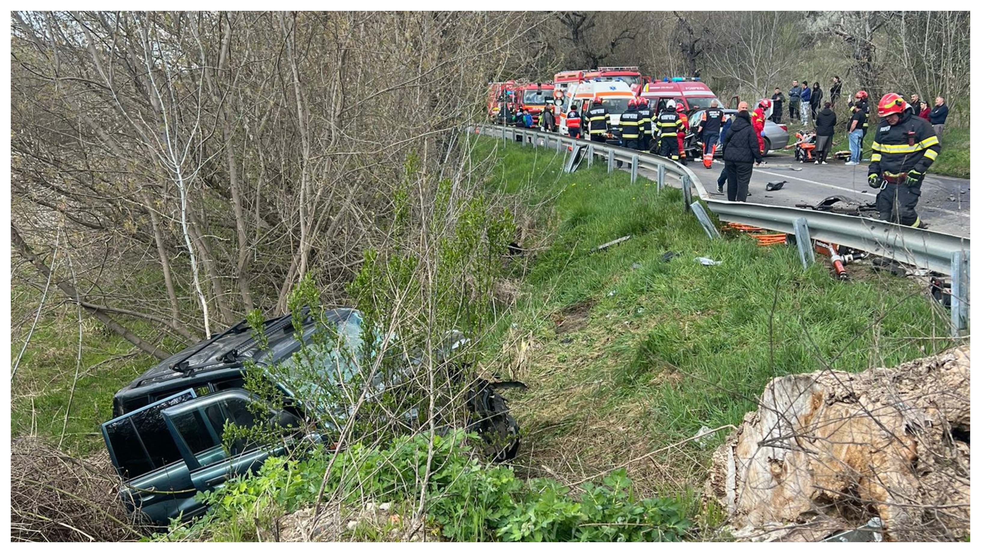 Accident grav în Sibiu, cu Planul Roșu activat: 2 mașini implicate, victimele încarcerate au fost scoase, predate echipajelor medicale