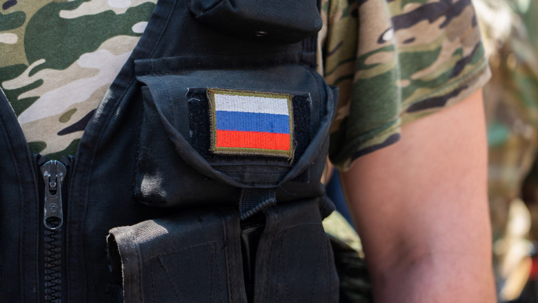 soldat rusia steag rusia