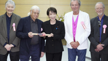 PM Takaichi meets British rock band group Deep Purple