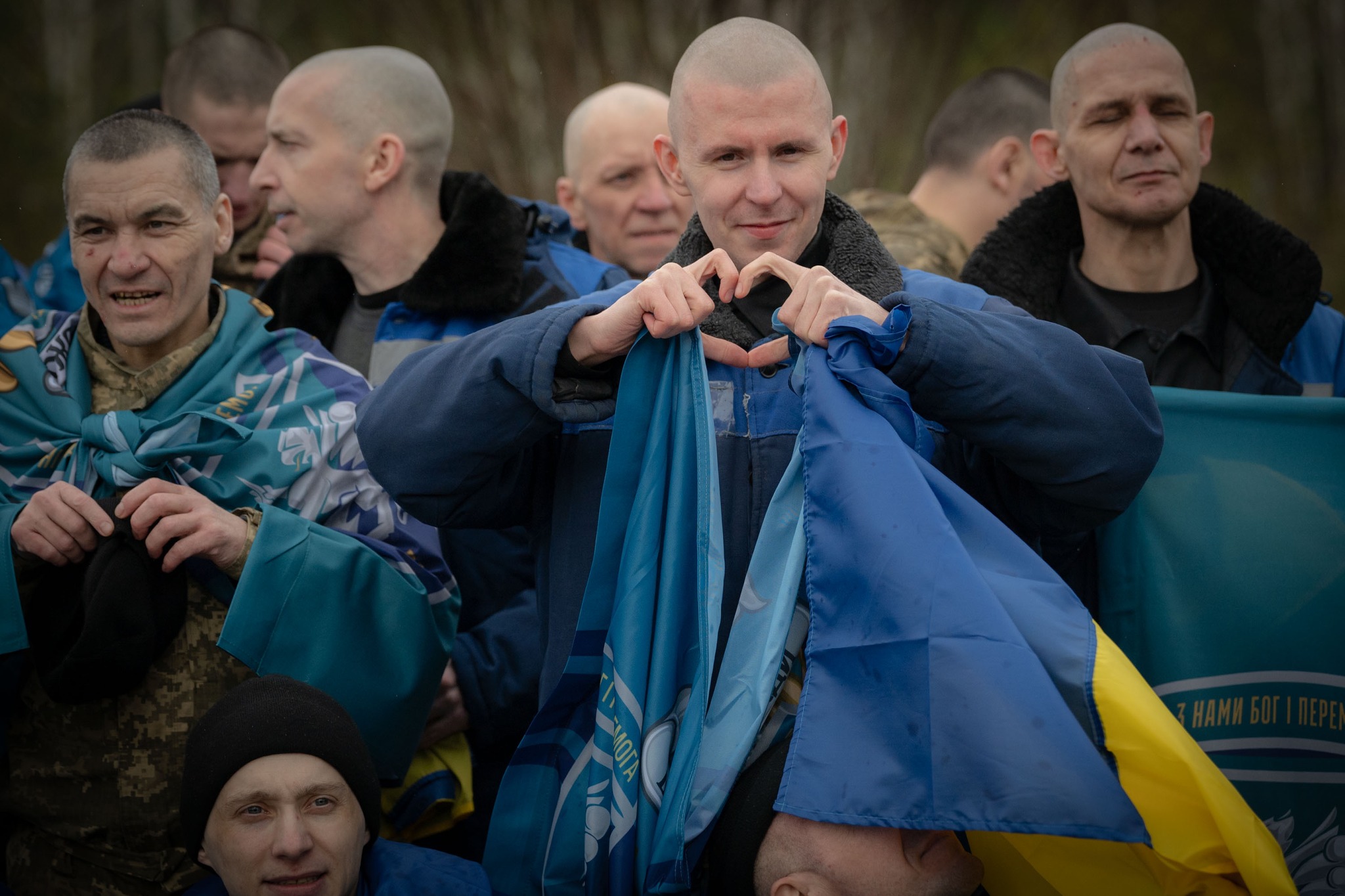 Rusia și Ucraina au făcut un schimb de 350 de prizonieri de război, înainte de armistițiul de Paște