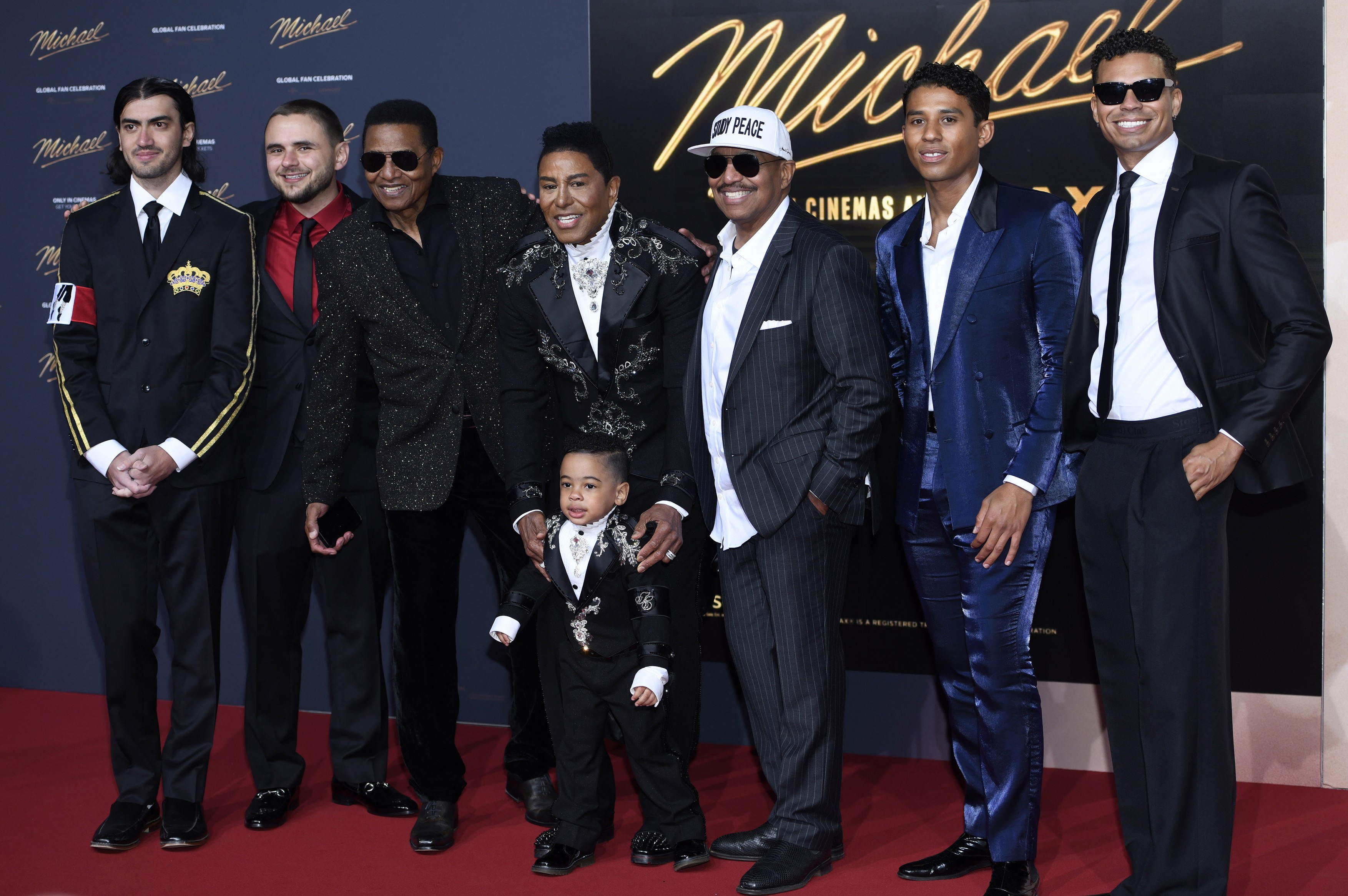 Familia Jackson, alături de fani la Berlin, la premiera filmului „Michael”. Nepotul cântărețului îl joacă pe „regele pop”