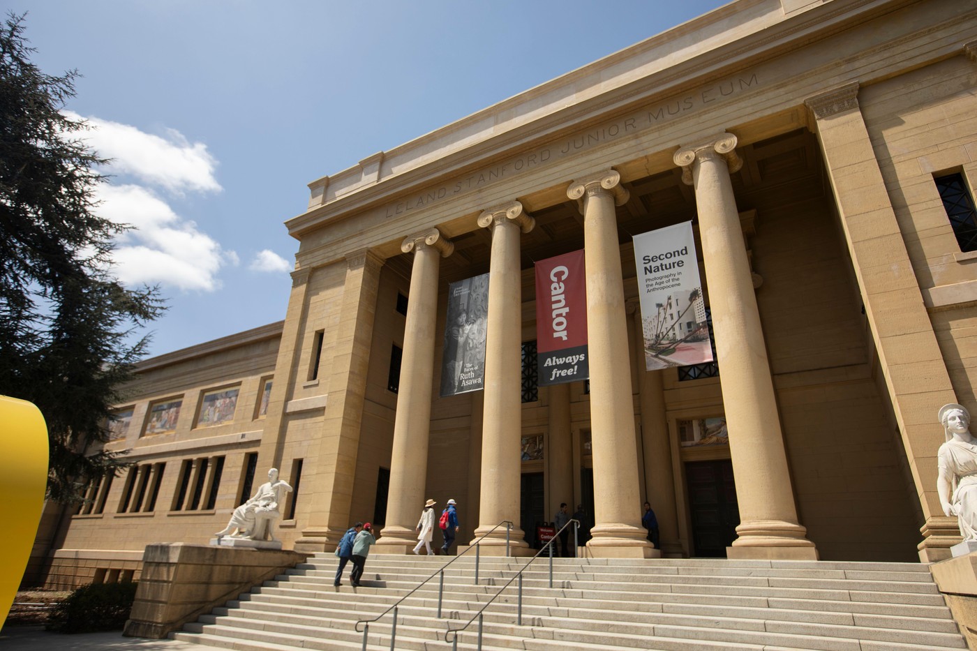 Rusia a pus Universitatea Stanford pe lista „organizațiilor indezirabile”. Închisoare pentru cei care au legătură cu instituția