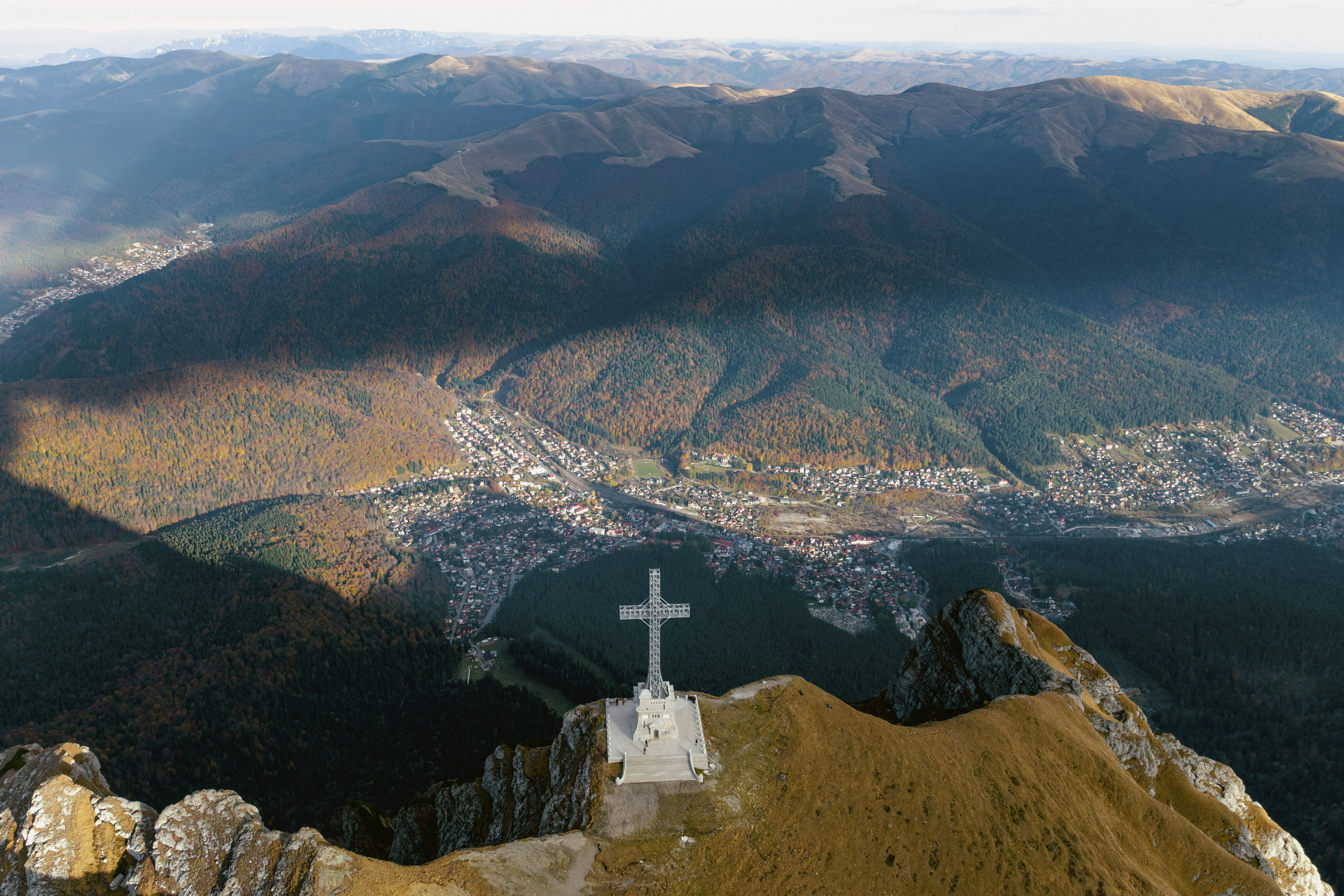 Sute de cabane şi vile din judeţele Prahova şi Braşov, libere în perioada sărbătorilor de Paşti