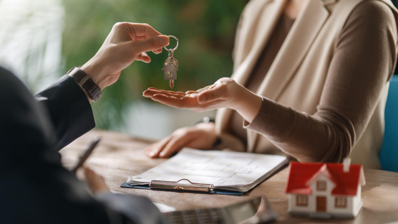 agent imobiliar, casa, cheie