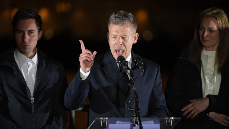 Closing polls show likely win for opposition Tisza party