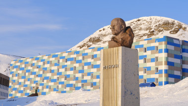 bustul lui lenin din barentsburg svalbard