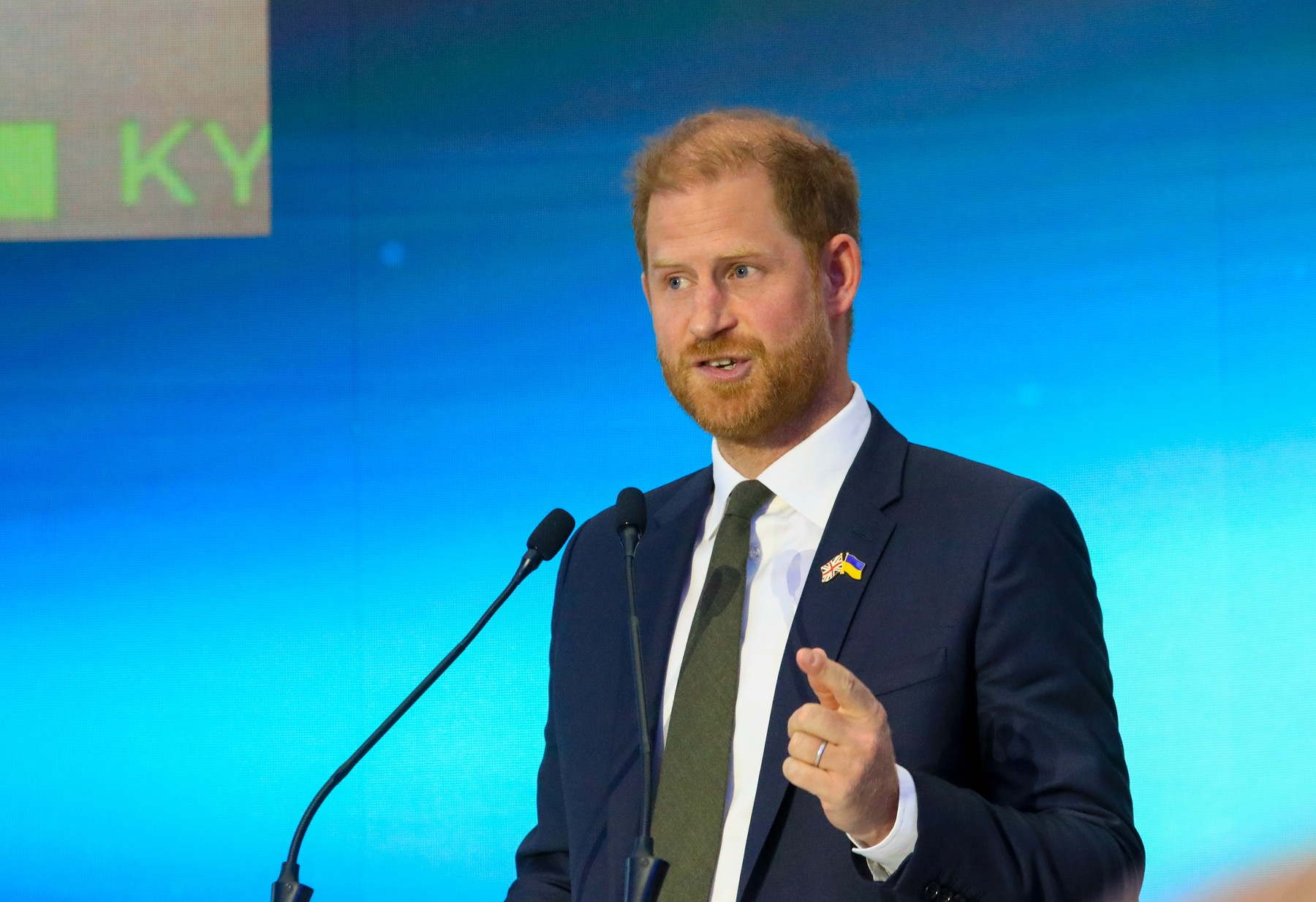 Prințul Harry, apel către SUA de la Kiev: „Democrația nu este inevitabilă”. Ce mesaj îi transmite lui Putin