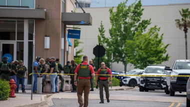 politisti americani la locul unui atac armat