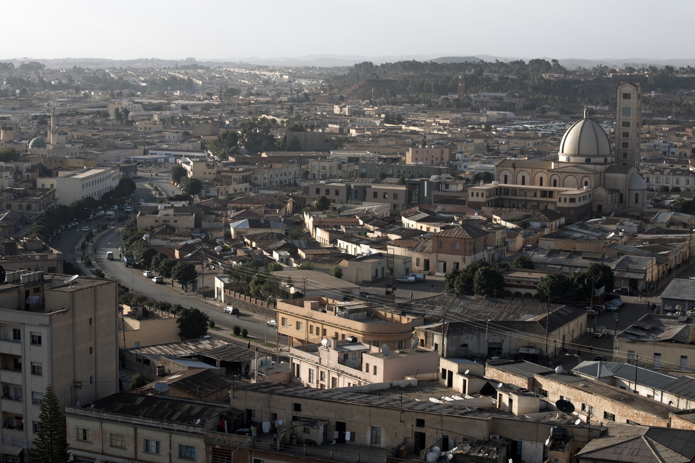 SUA încearcă să reia relațiile cu un stat african izolat, numit „Coreea de Nord a Africii”. Bastion împotriva influenței iraniene (WSJ)