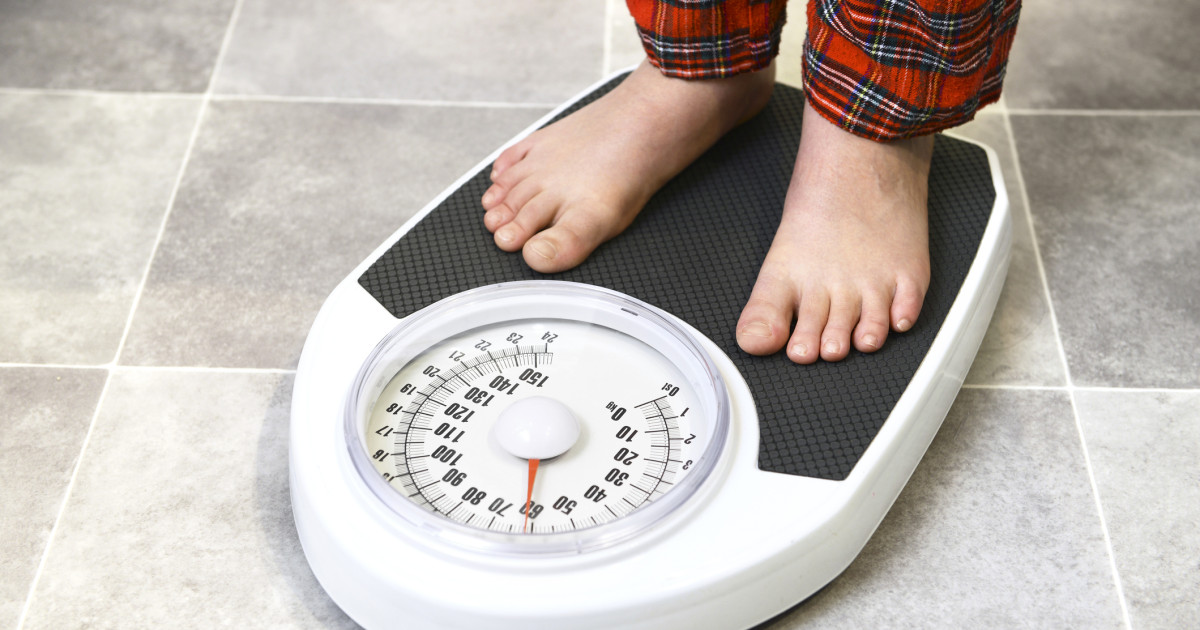 Obezitatea apărută înainte de 30 de ani crește cu 70% riscul de deces prematur (studiu)