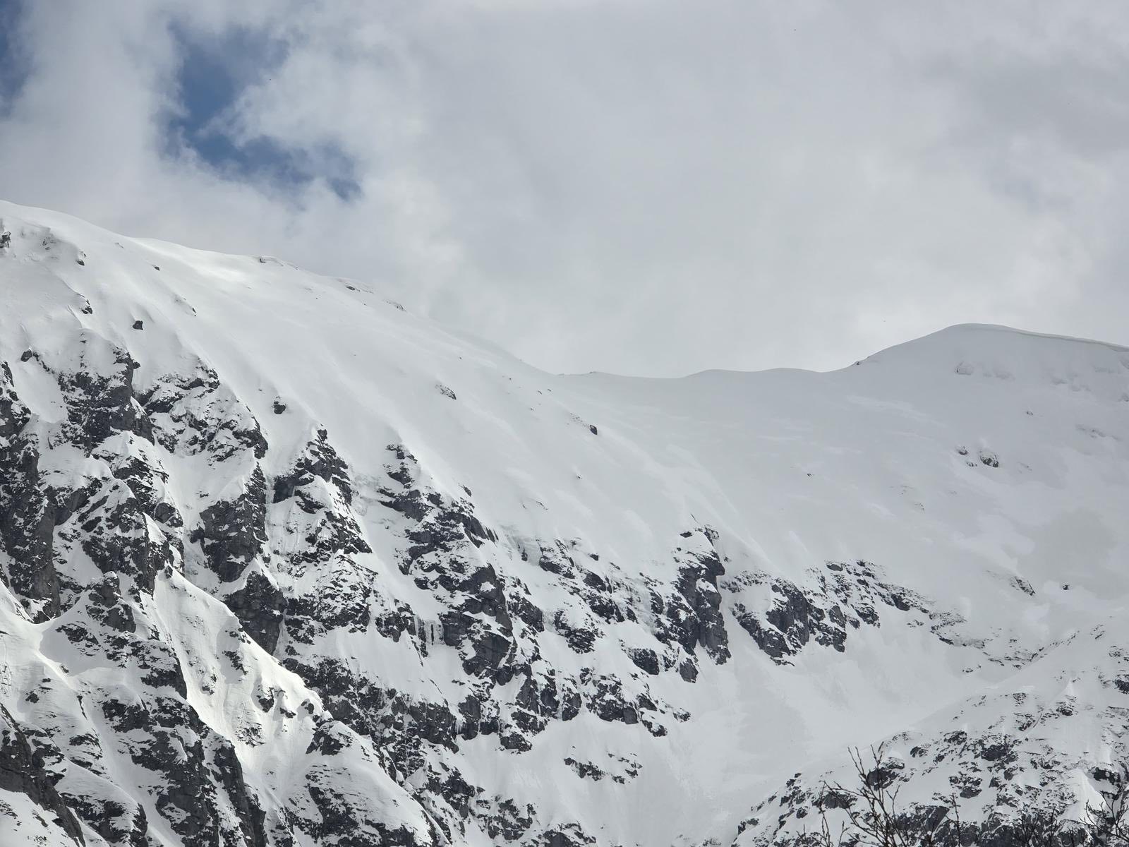 Căutările pentru turistul britanic dispărut anul trecut în Bucegi nu pot fi încă reluate. Salvamont: Situația din terem rămâne dificilă