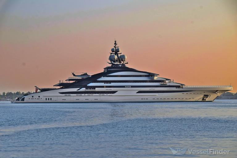 Iahtul unui oligarh rus a traversat fără probleme Strâmtoarea Ormuz