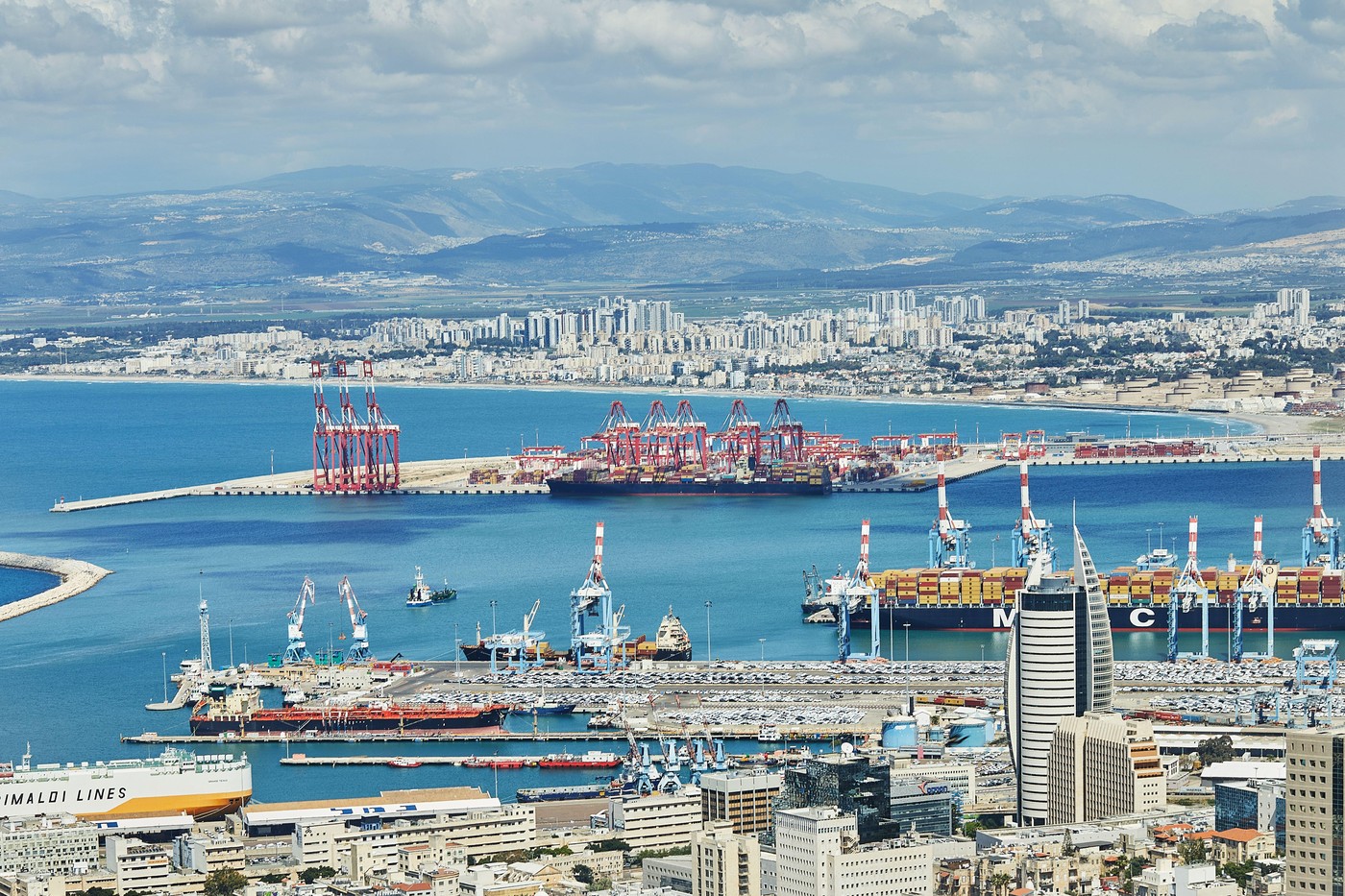 Grâu ucrainean furat de Rusia este introdus ilegal în Israel. Profiturile finanțează războiul lui Putin (investigație Haaretz)