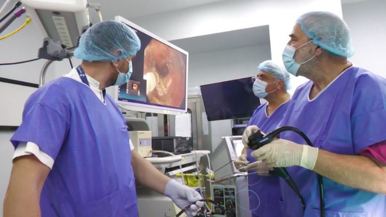 Procedura modernă prin care a scăpat de senzația de nod în gât