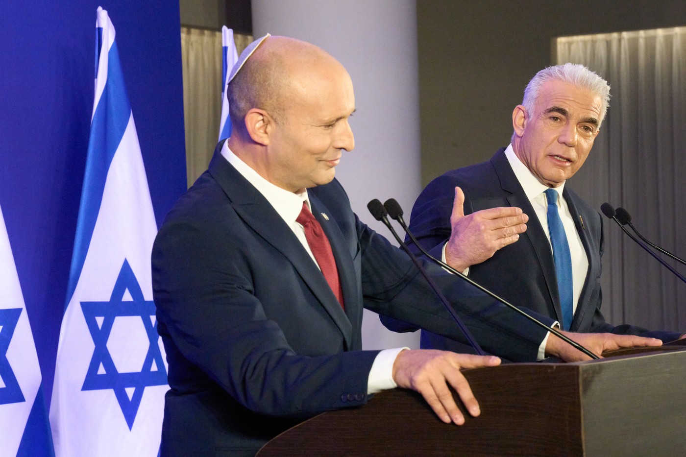 Doi foști premieri israelieni își unesc forțele în încercarea de a-l înlătura pe Netanyahu de la putere