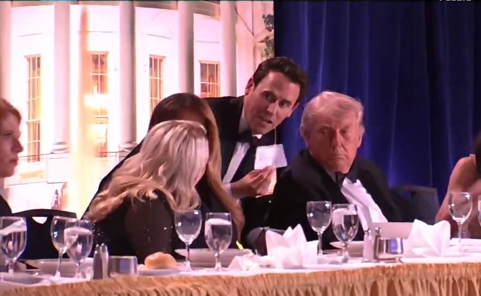 De la haosul din sală, la cel de pe Internet. Ce teorii ale conspirației au apărut în urma incidentului de la dineul corespondenților