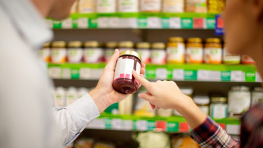 Cum citești corect eticheta alimentelor. Foto Getty Images